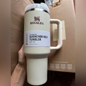 Stanley Cream Quencher Tumbler with Handle